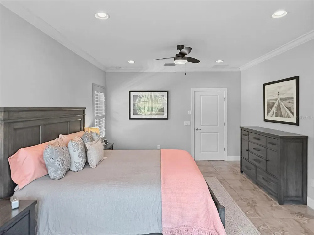 3137 MOORINGS DRIVE S St Petersburg, FL 33712