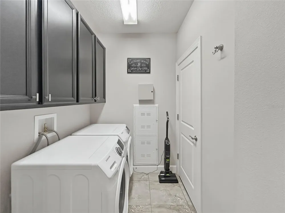 3137 MOORINGS DRIVE S St Petersburg, FL 33712