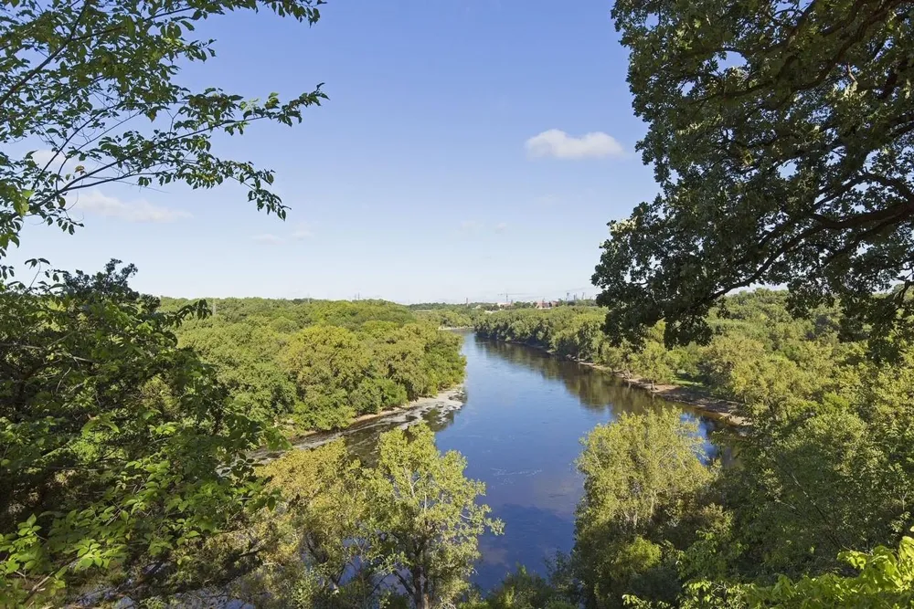 896 Mississippi River Boulevard S Saint Paul, MN 55116