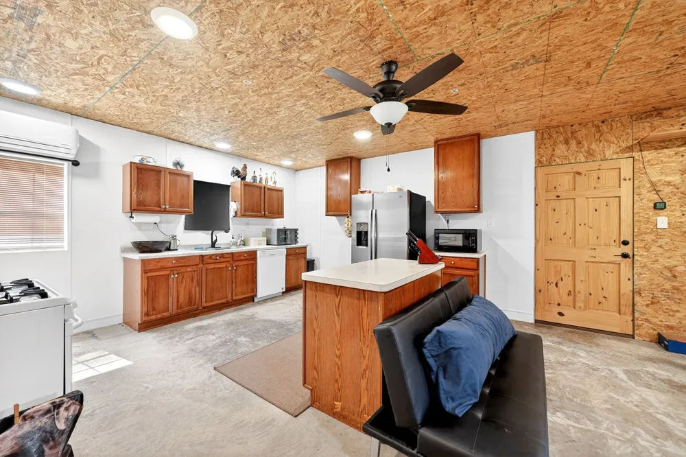 1425 Raintree Road West Tawakoni, TX 75474