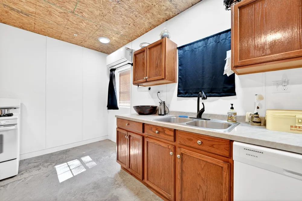 1425 Raintree Road West Tawakoni, TX 75474