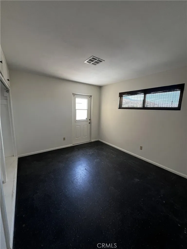 9404 Mesa Lucerne Valley, CA 92356