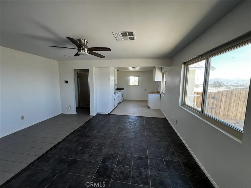 9404 Mesa Lucerne Valley, CA 92356