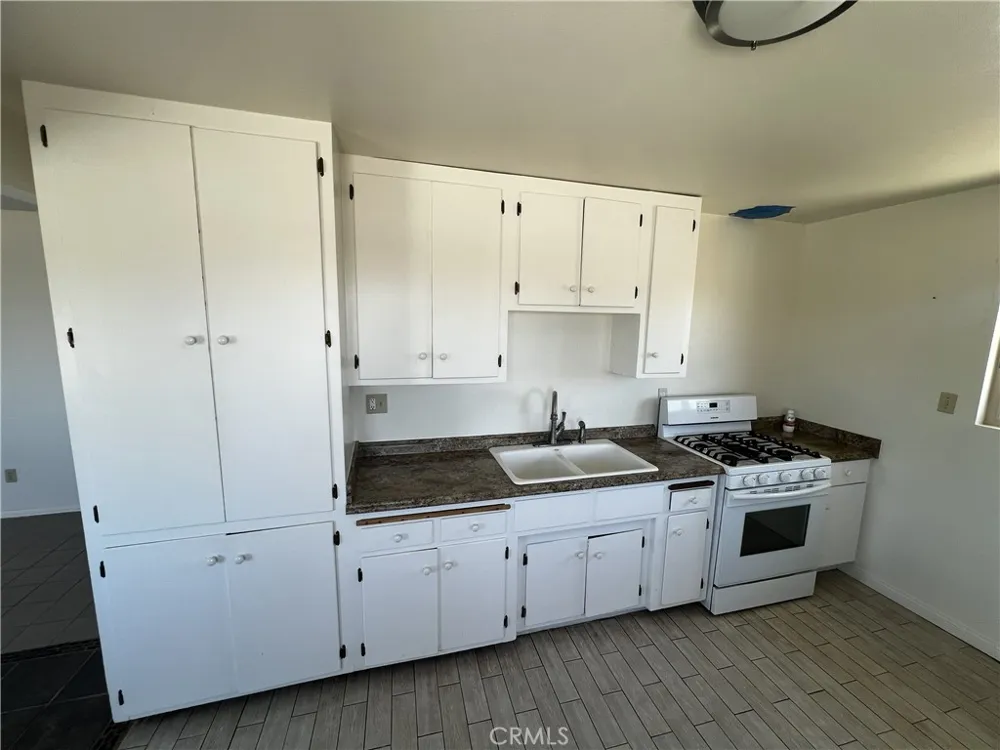 9404 Mesa Lucerne Valley, CA 92356