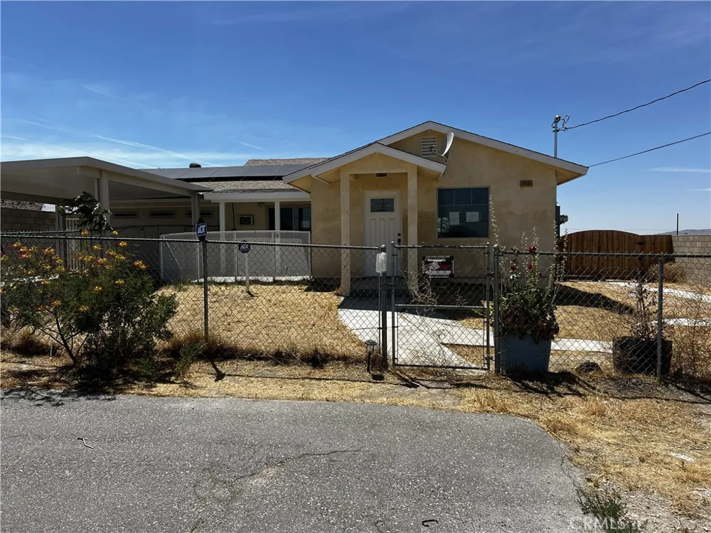 9404 Mesa Lucerne Valley, CA 92356