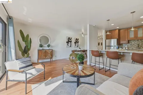 5 Embarcadero W #126