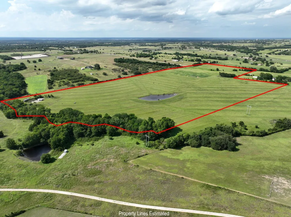 60 Mcnelly Lane Burton, TX 77835