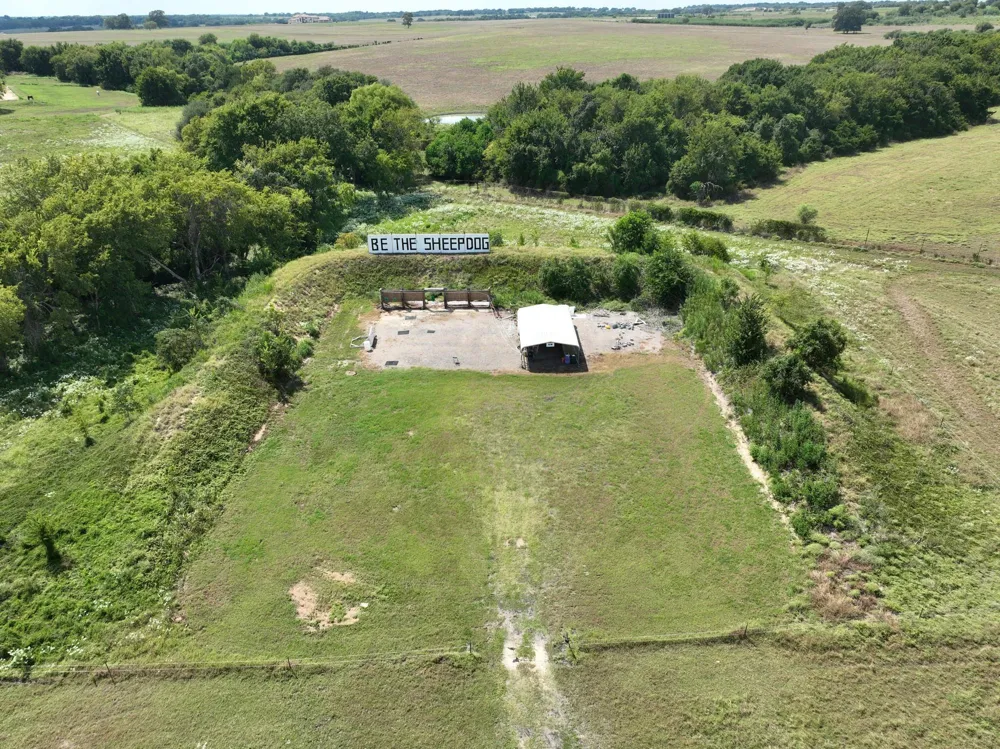 60 Mcnelly Lane Burton, TX 77835