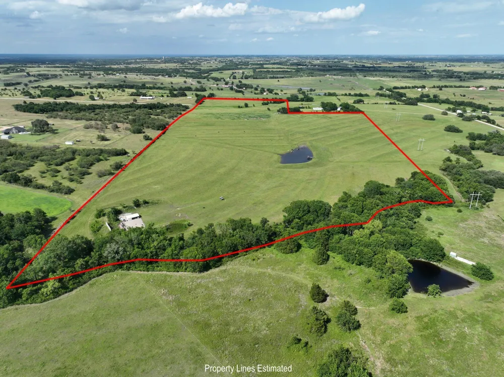 60 Mcnelly Lane Burton, TX 77835