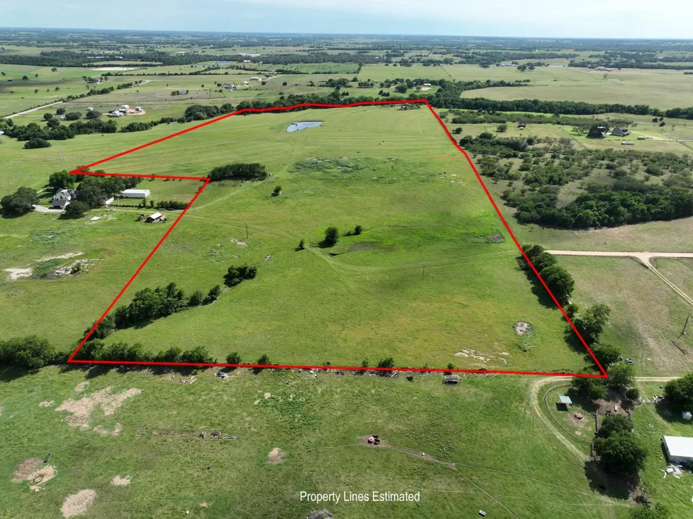 60 Mcnelly Lane Burton, TX 77835