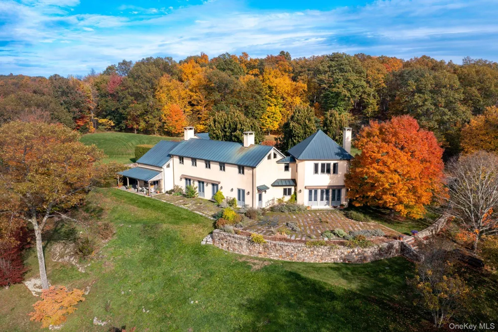 129 W Meadow Lane Millbrook, NY 12545