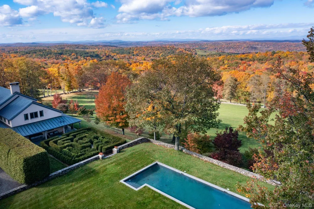 129 W Meadow Lane Millbrook, NY 12545