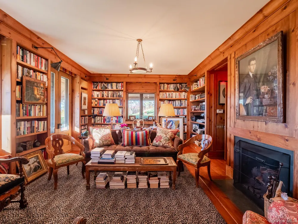 129 W Meadow Lane Millbrook, NY 12545