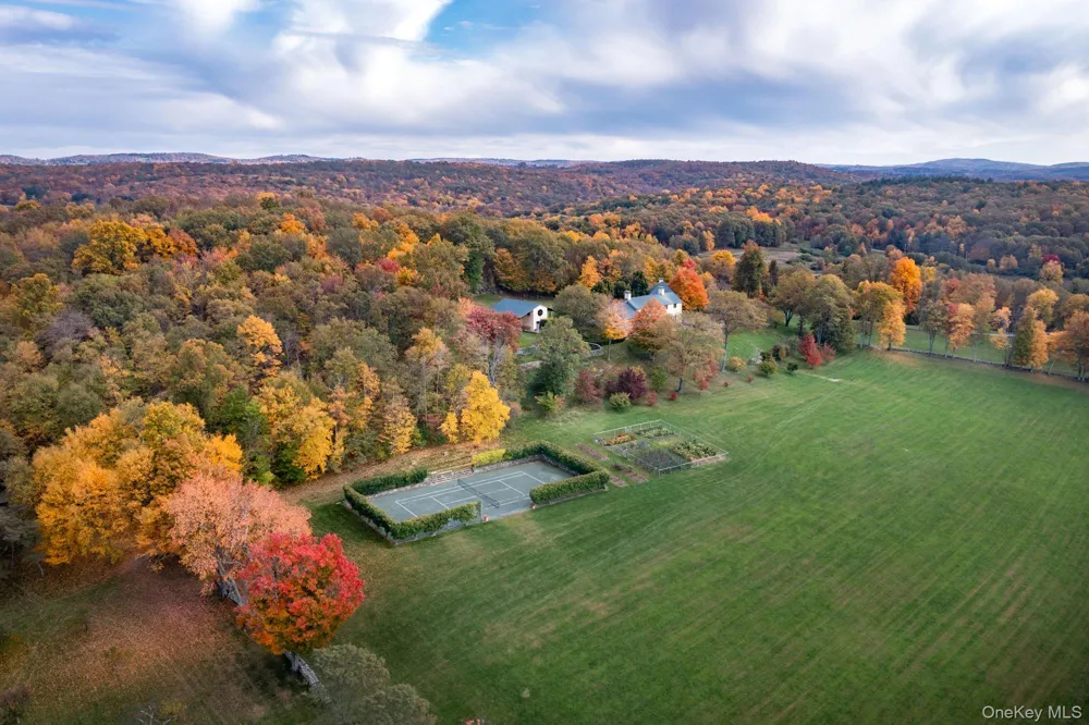129 W Meadow Lane Millbrook, NY 12545