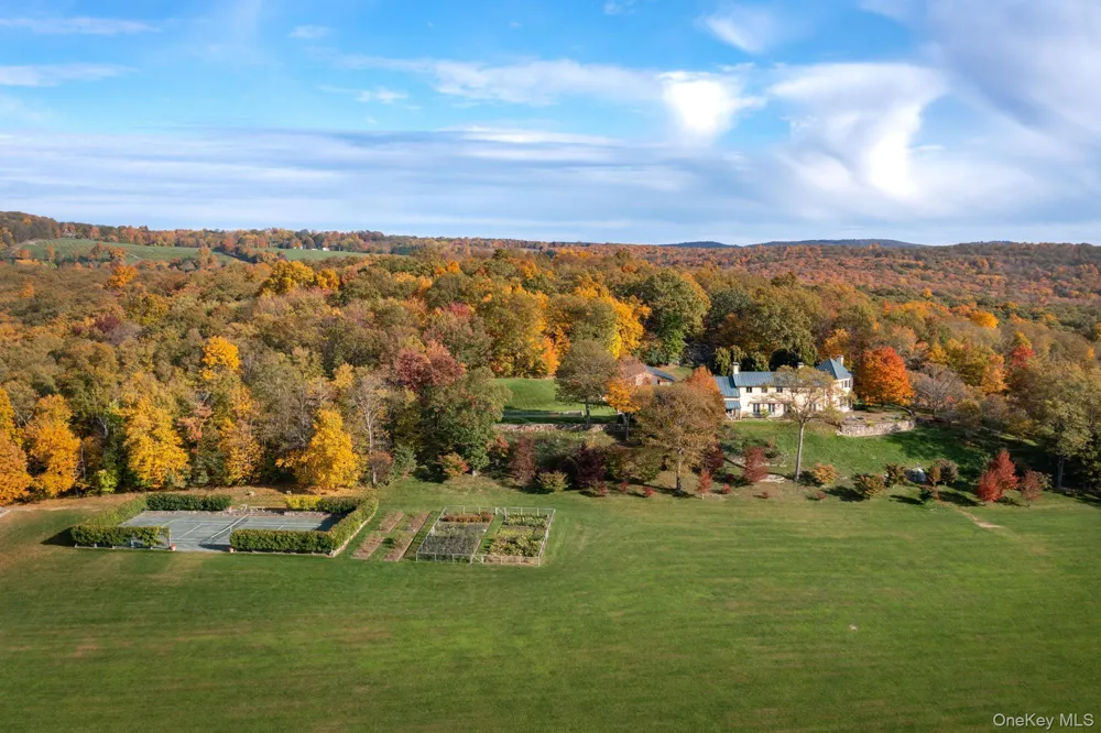 129 W Meadow Lane Millbrook, NY 12545