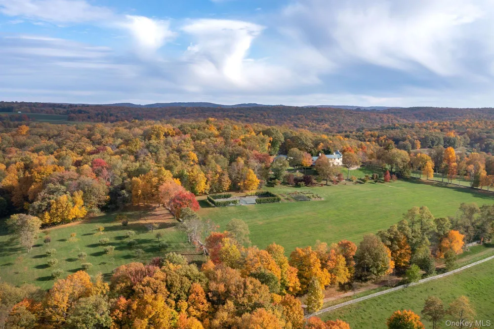 129 W Meadow Lane Millbrook, NY 12545