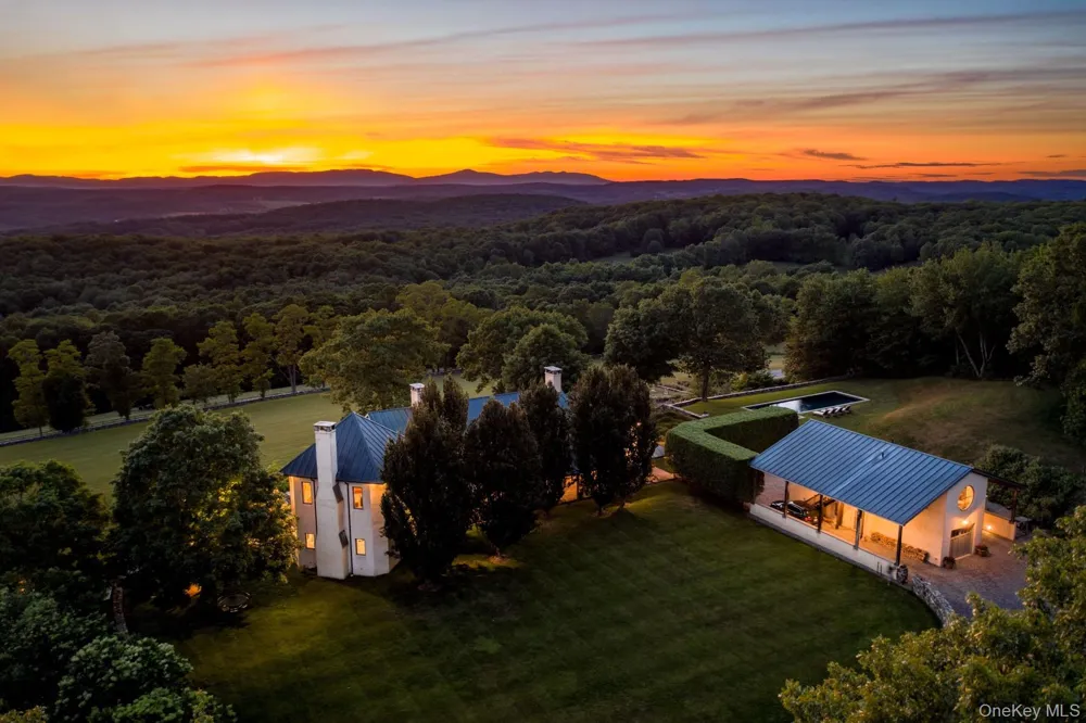 129 W Meadow Lane Millbrook, NY 12545