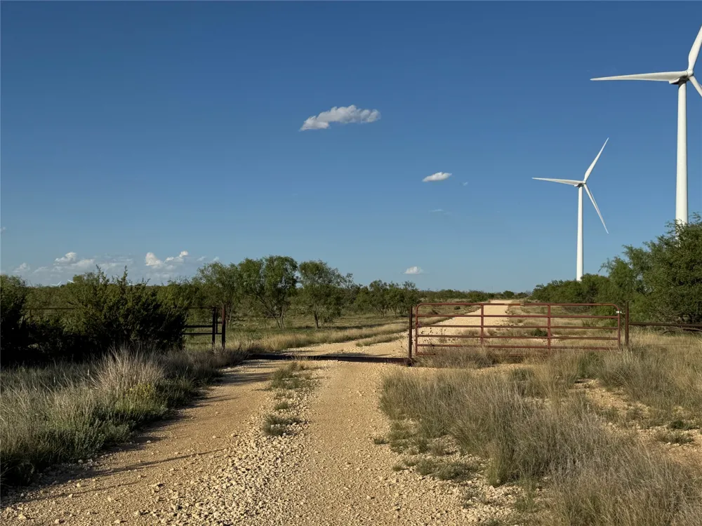 16007 I-20 Loraine, TX 79532