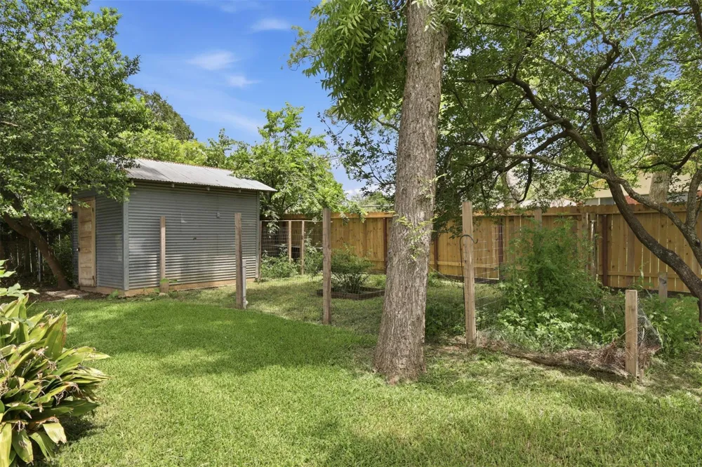 511 W Val Verde Street Brenham, TX 77833