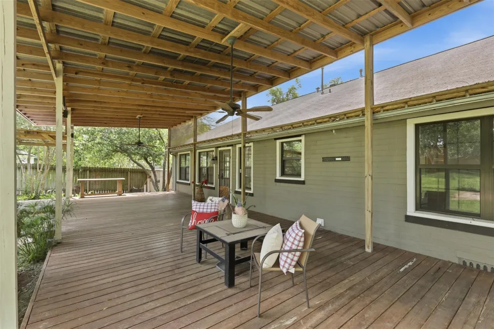 511 W Val Verde Street Brenham, TX 77833