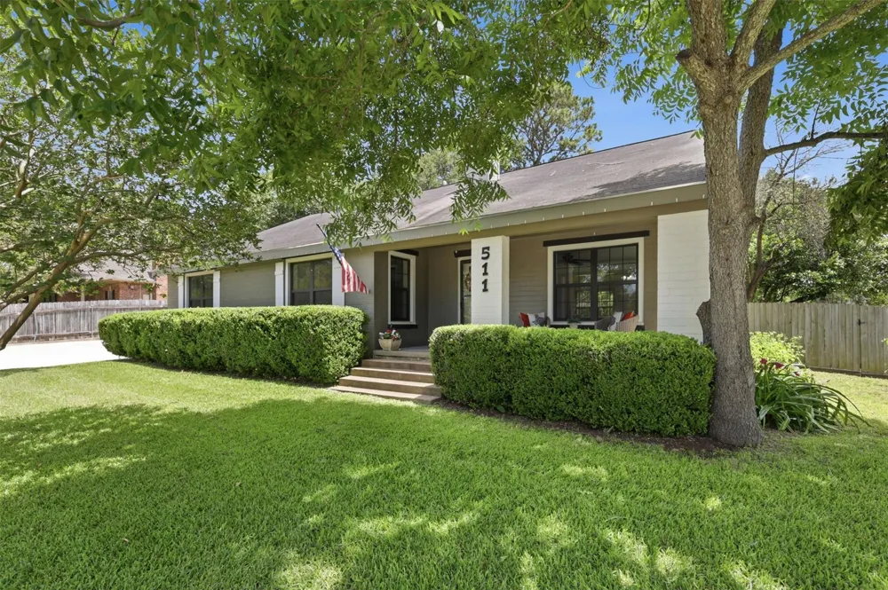 511 W Val Verde Street Brenham, TX 77833