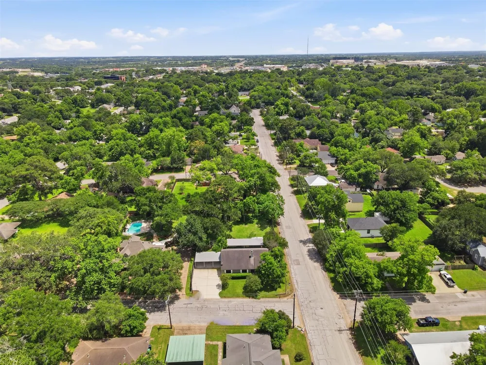 511 W Val Verde Street Brenham, TX 77833