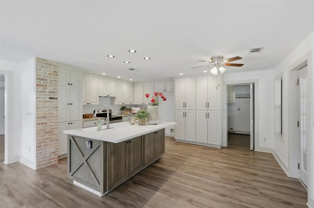 511 W Val Verde Street Brenham, TX 77833
