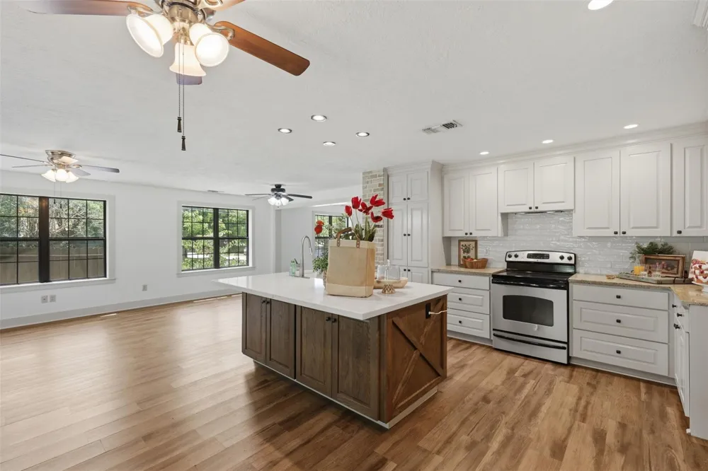 511 W Val Verde Street Brenham, TX 77833