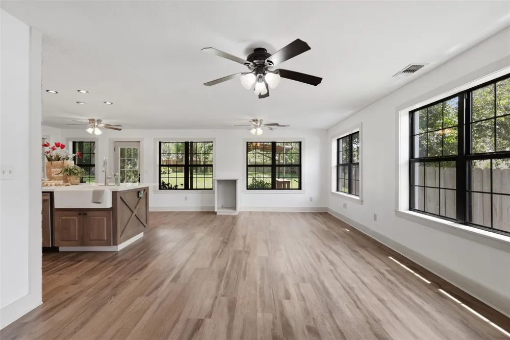 511 W Val Verde Street Brenham, TX 77833
