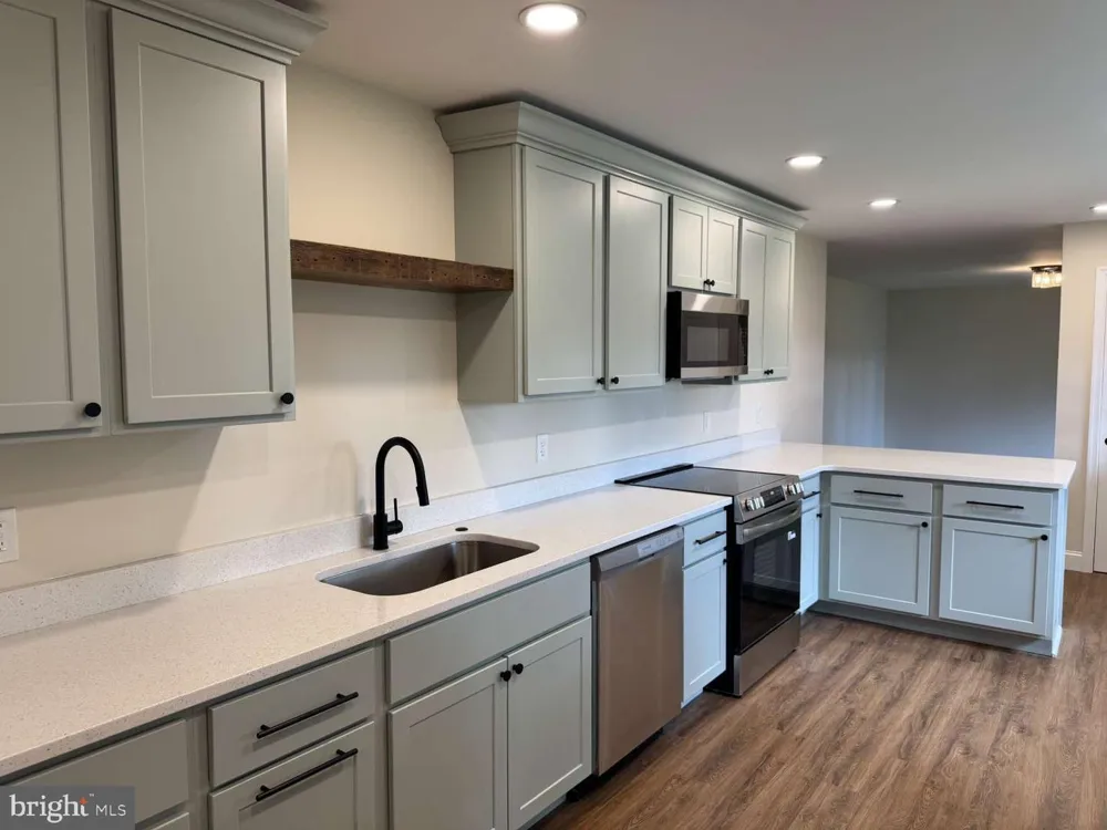 11 METTEN ROAD Newark, DE 19713