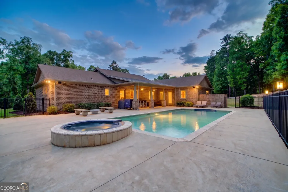 610 Kings Bridge RD SW Cave Spring, GA 30124