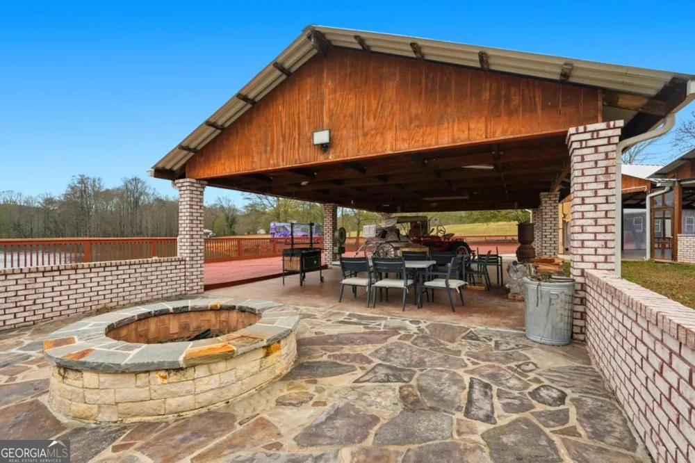 1188 Carl Bethlehem RD Winder, GA 30680