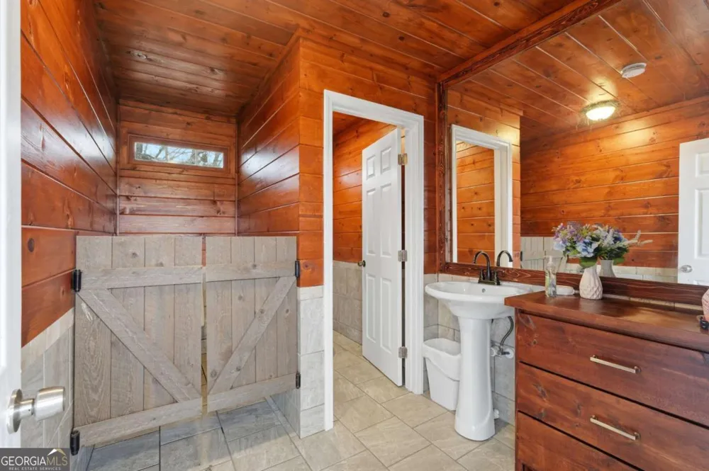 1188 Carl Bethlehem RD Winder, GA 30680