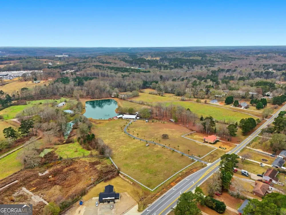 1188 Carl Bethlehem RD Winder, GA 30680