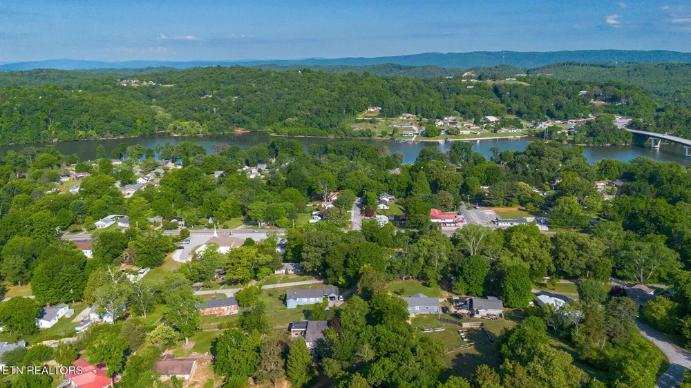 617 Mill Street Kingston, TN 37763