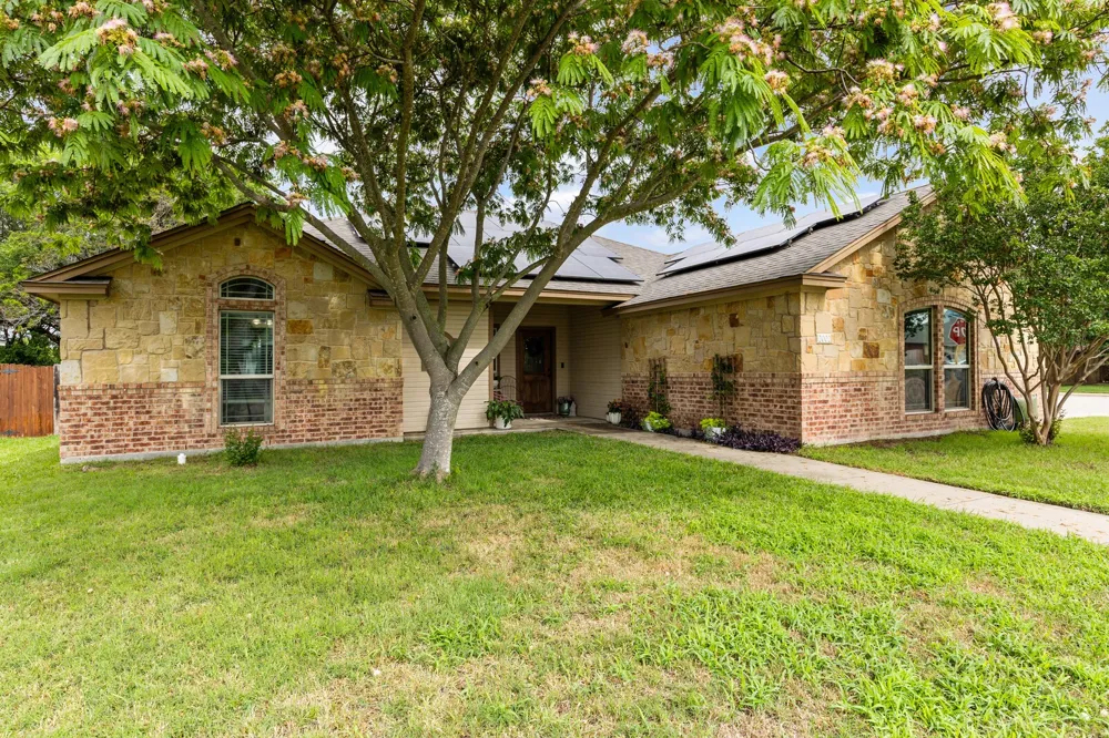 2002 Carriage House Drive Temple, TX 76502