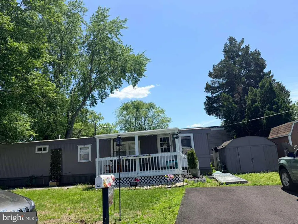 202 FLORIDA AVE Williamstown, NJ 08094
