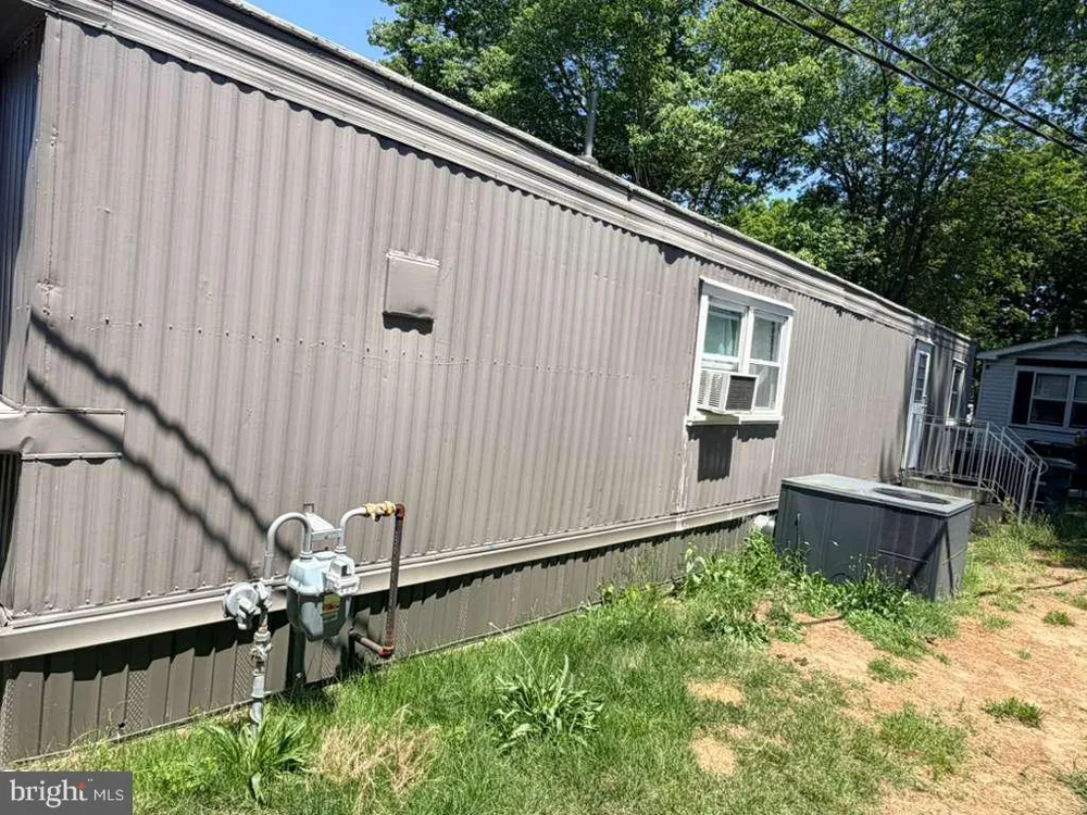 202 FLORIDA AVE Williamstown, NJ 08094