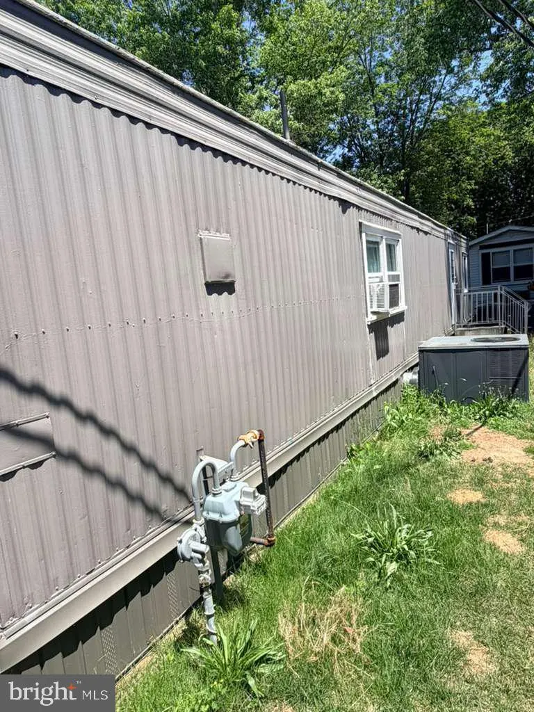 202 FLORIDA AVE Williamstown, NJ 08094