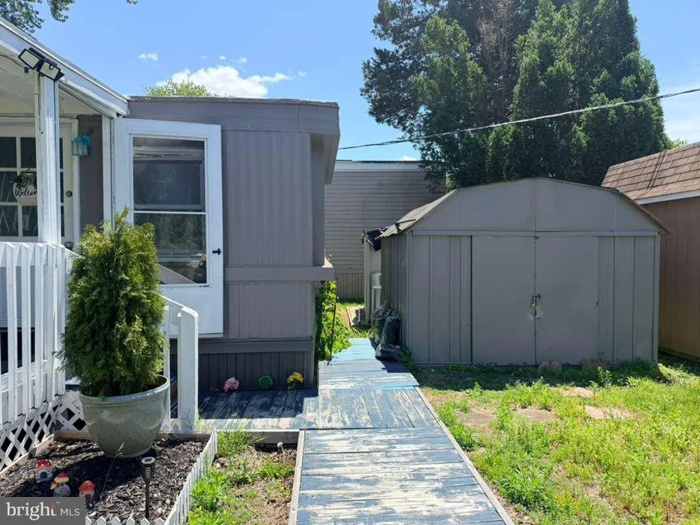 202 FLORIDA AVE Williamstown, NJ 08094