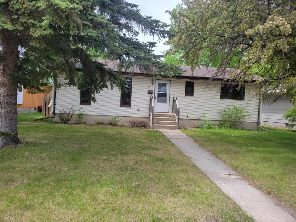 425 Spruce Avenue S Thief River Falls, MN 56701
