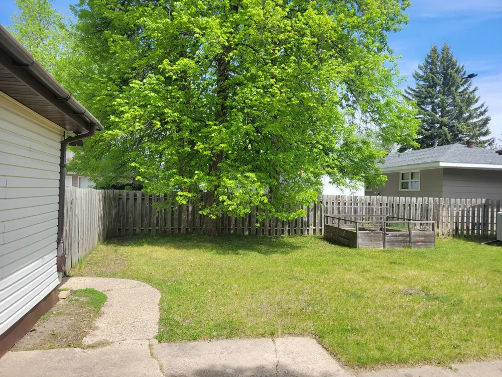 425 Spruce Avenue S Thief River Falls, MN 56701