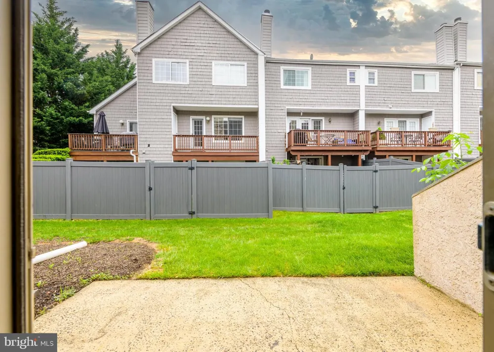 77 BUNKER HILL COURT #77 Wayne, PA 19087
