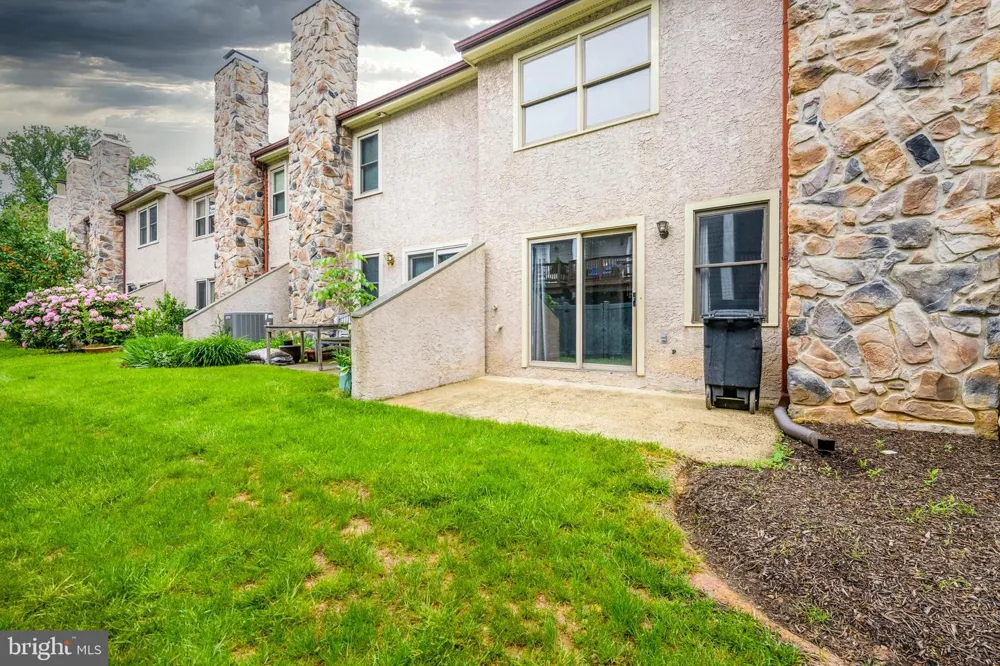 77 BUNKER HILL COURT #77 Wayne, PA 19087