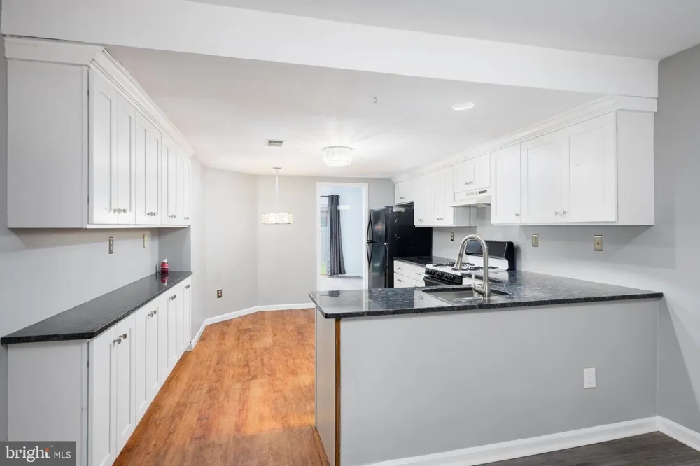 77 BUNKER HILL COURT #77 Wayne, PA 19087