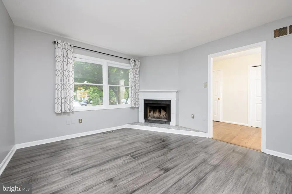 77 BUNKER HILL COURT #77 Wayne, PA 19087