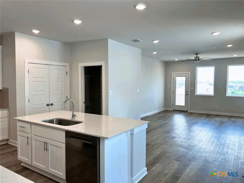 11916 Ellena Cove Austin, TX 78747