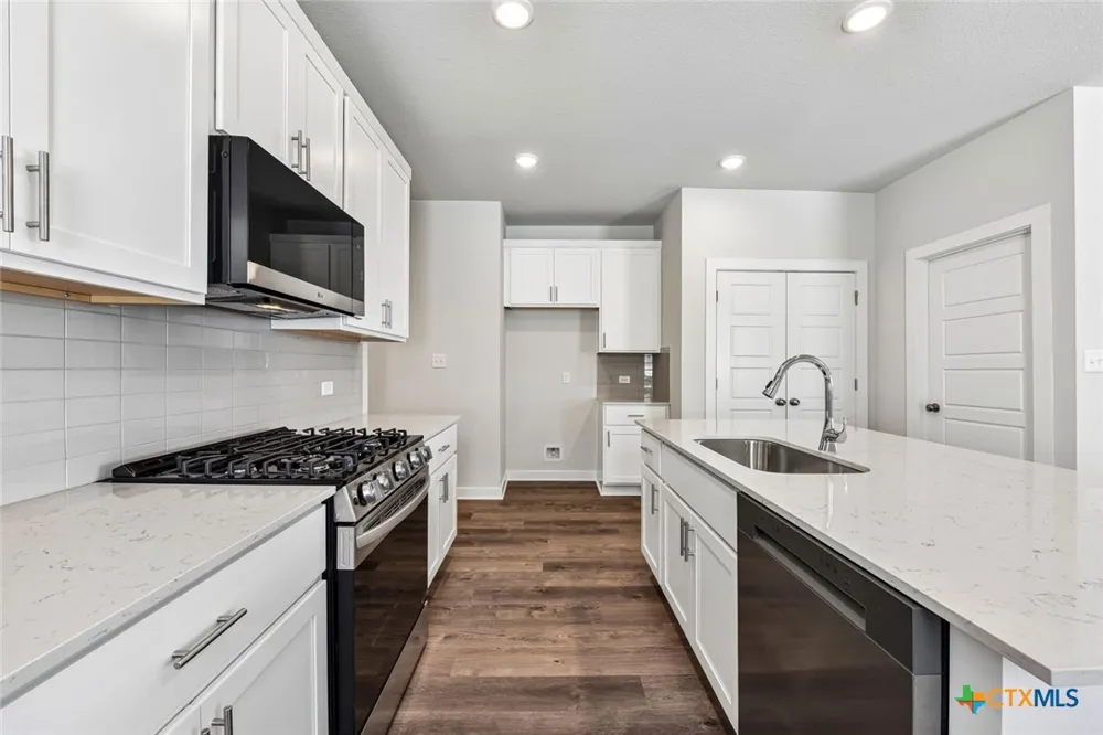 11916 Ellena Cove Austin, TX 78747