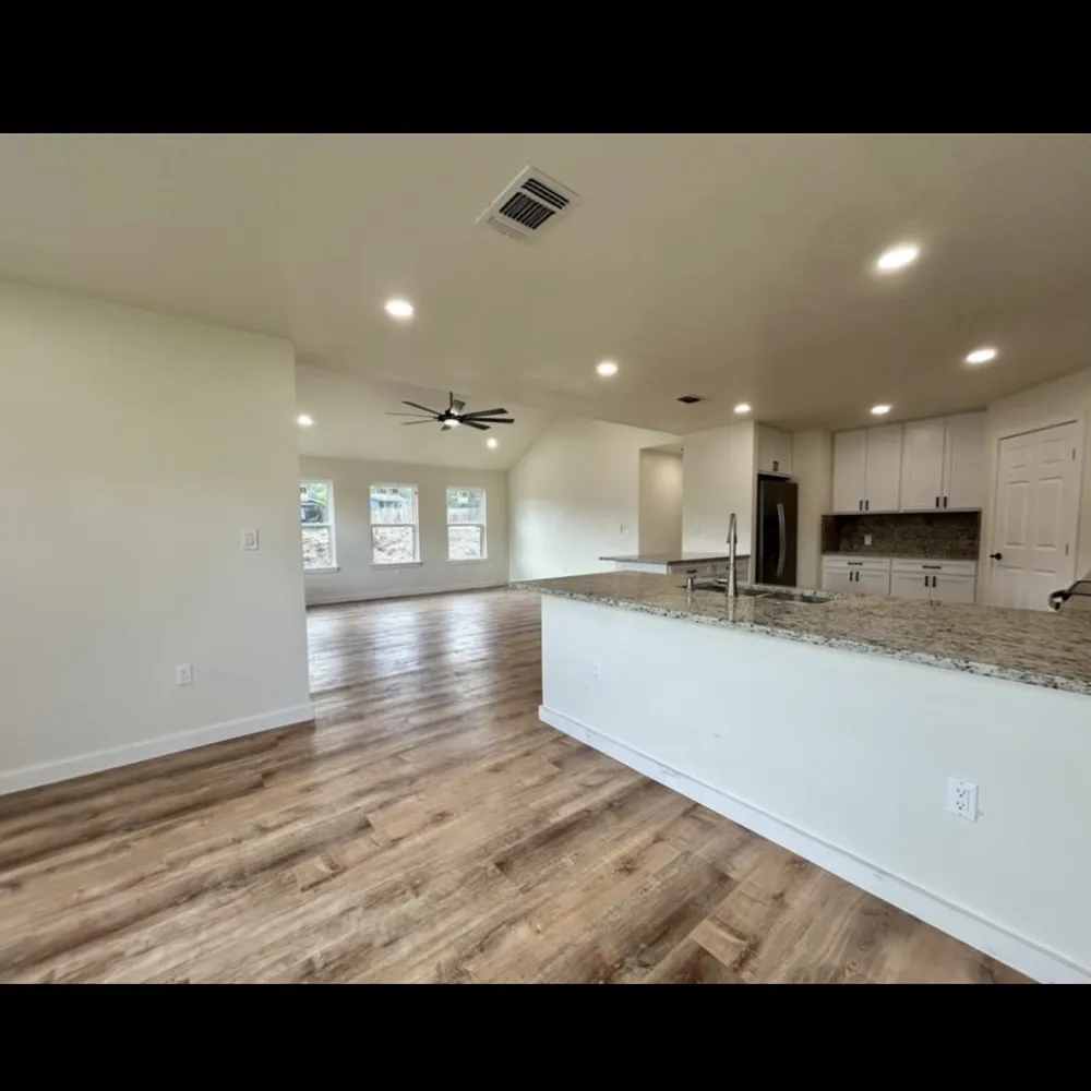 1127 Greenhill Drive Canyon Lake, TX 78133