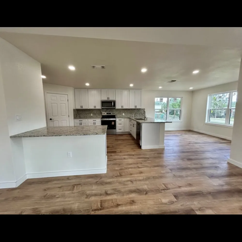 1127 Greenhill Drive Canyon Lake, TX 78133
